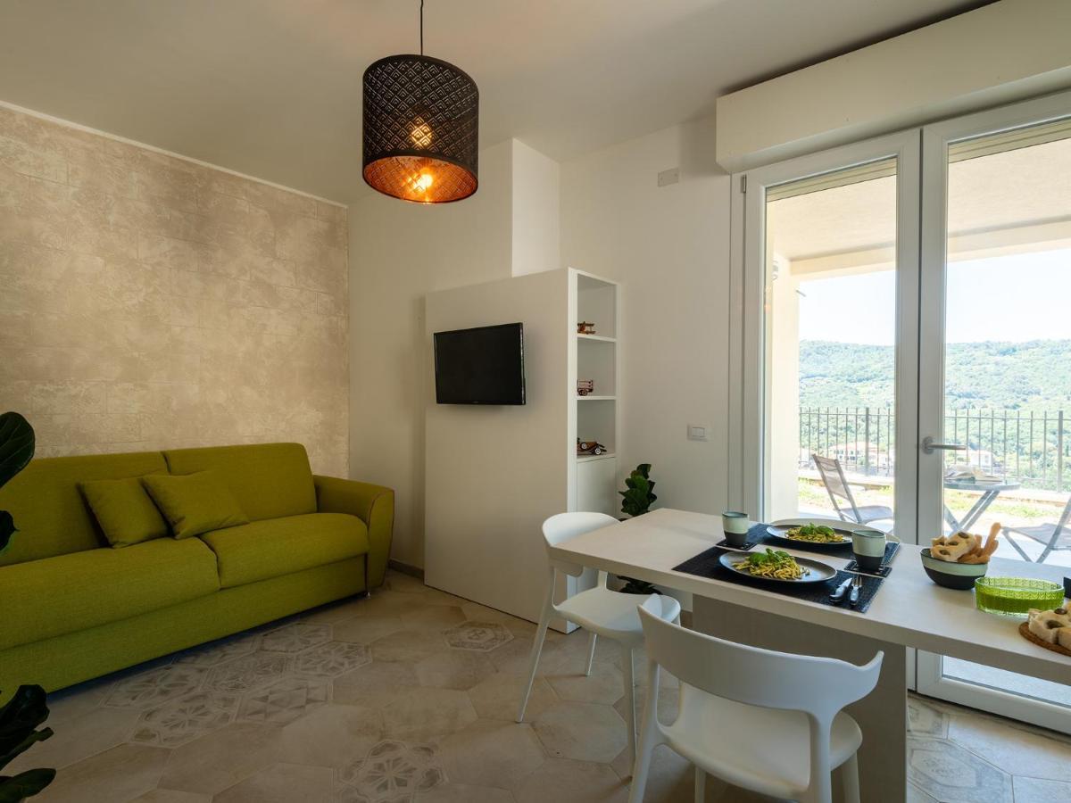 Villa Hanbury With Swimming Pool And Parking In Alassio Exterior foto
