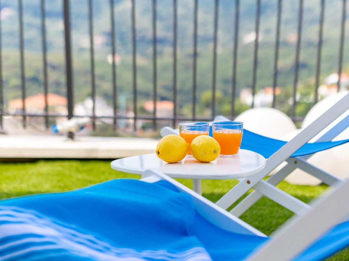 Villa Hanbury With Swimming Pool And Parking In Alassio Exterior foto