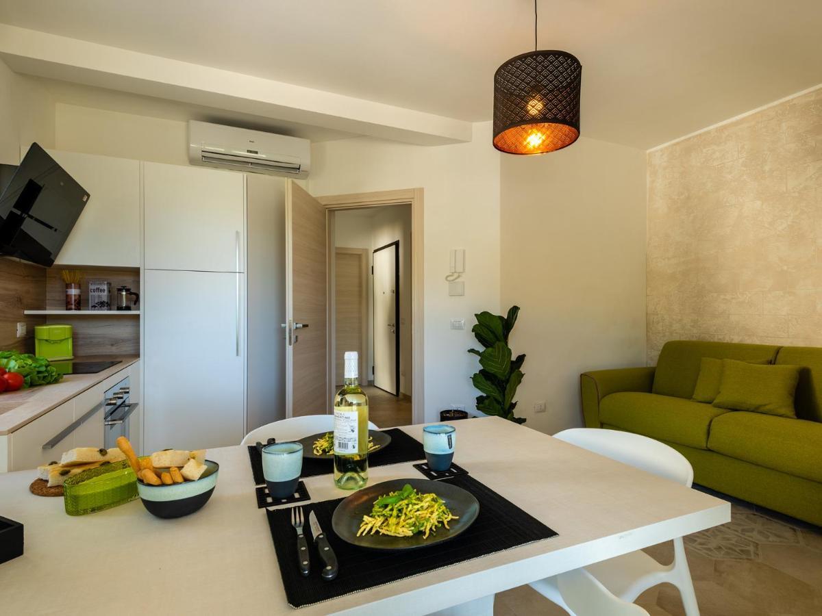 Villa Hanbury With Swimming Pool And Parking In Alassio Exterior foto