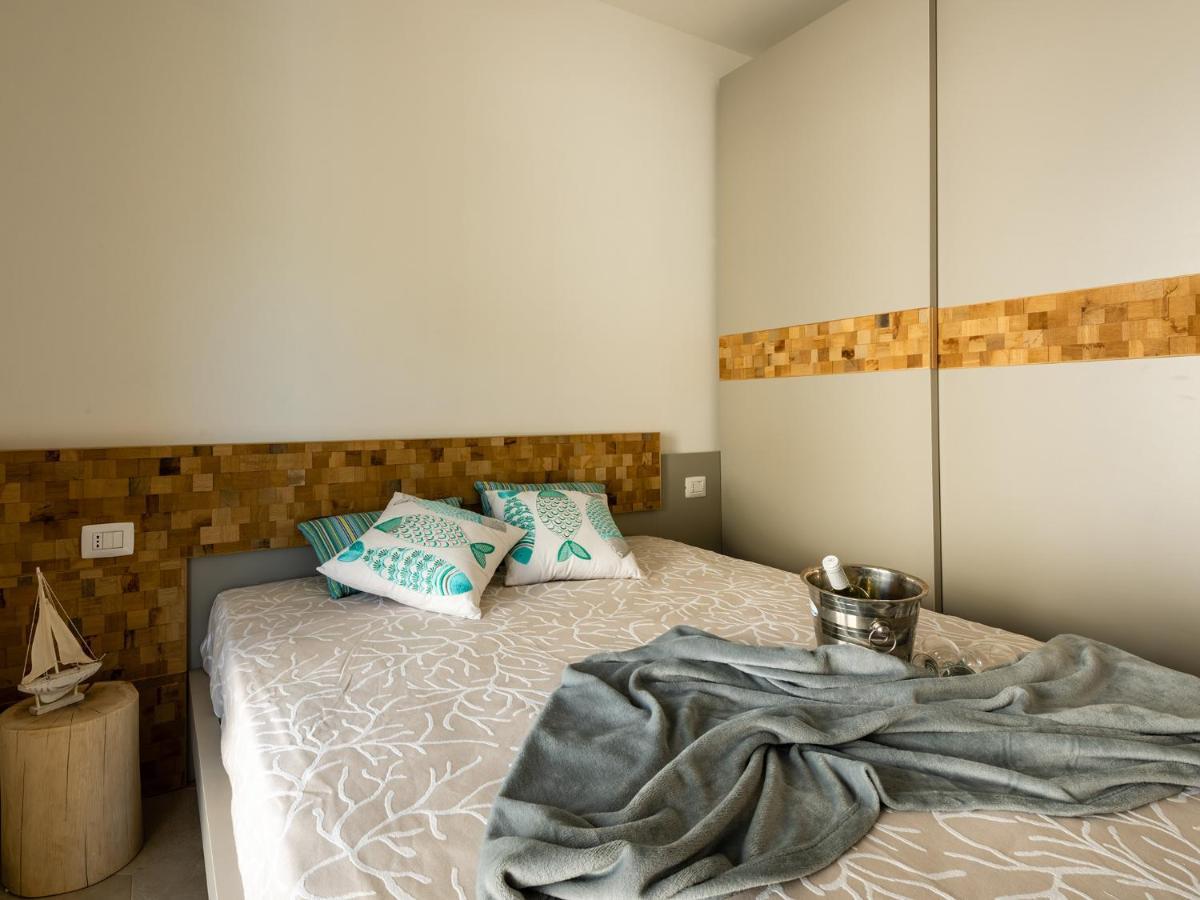 Villa Hanbury With Swimming Pool And Parking In Alassio Exterior foto